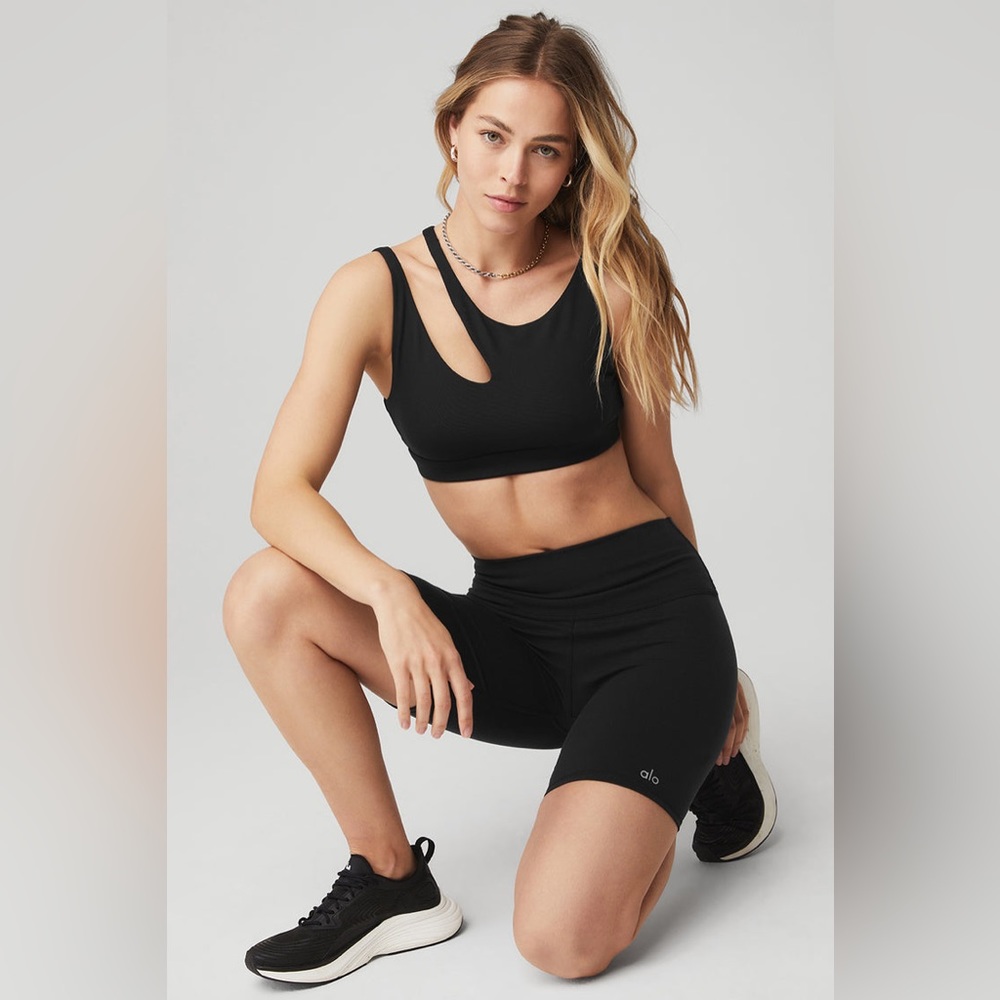 Alo Peak Bra - Black M